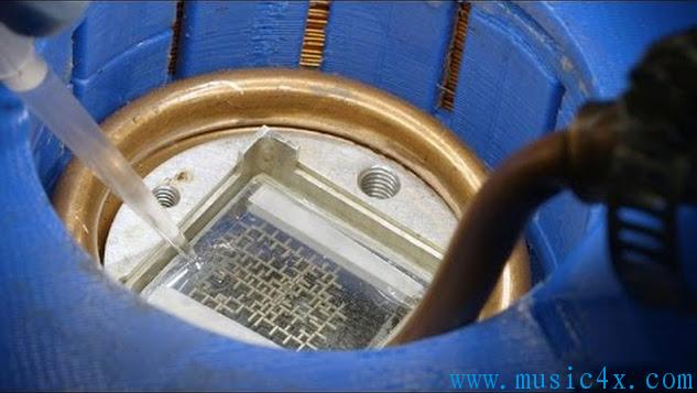 Stanford engineers develop a computer that operates on water droplets